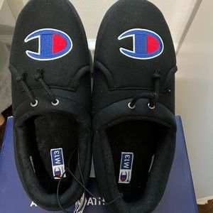 Champion Unisex university slipper. Size US 13